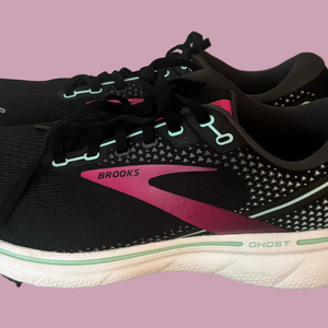 Brand New, Size 9.5 Wide Brooks Women's Black and Pink Running Shoes